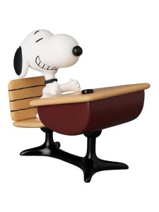 Figurka Medicom Peanuts UDF Snoopy z biurkiem 9 cm