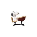 Figurka Peanuts UDF Snoopy z biurkiem Medicom 9 cm