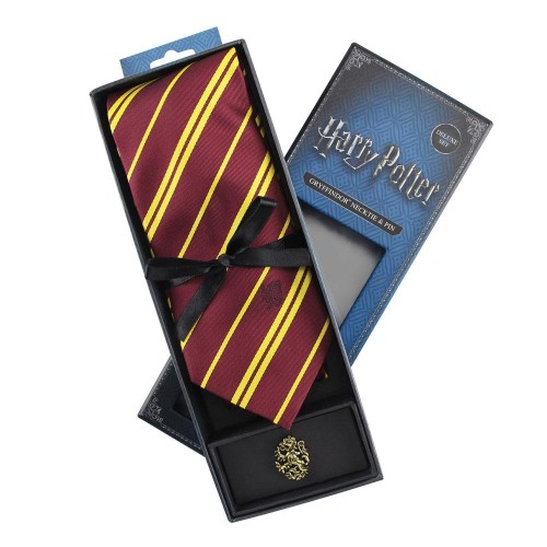 Krawat i metalowy pin Gryffindor Cinereplicas