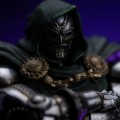 statua-iron-studios-marvel-legends-doktor-doom-42-cm
