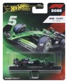 figurka-hot-wheels-premium-formula-1-team-sauber-driver-2-1-64