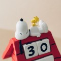 kalendarz-3d-peanuts-snoopy-budka-10x11x16