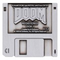 przypinka-doom-dyskietka-limitowana-edycja