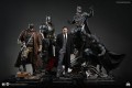 figurka-statuetka-queen-studios-justice-league-bruce-wayne-1-4