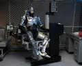 figurka-neca-robocop-battle-damaged-z-fotelem