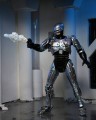 figurka-neca-robocop-battle-damaged-z-fotelem