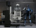 figurka-neca-robocop-battle-damaged-z-fotelem
