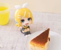 figurka-statuetka-megahouse-vocaloid-kagamine-rin