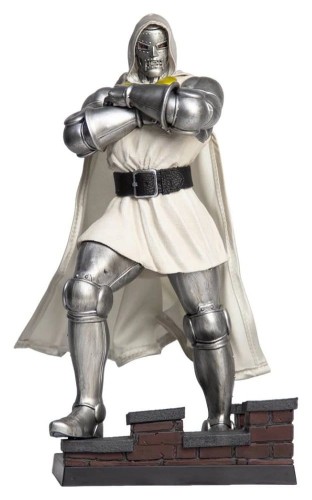 figurka-doctor-doom-future-foundation-mcfarlane-30cm