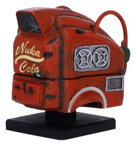 Figurka hełmu Nukatrona Nemesis Now Fallout