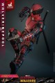 figurka-hot-toys-wolverinepool-deadpool-wolverine