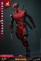 figurka-hot-toys-wolverinepool-deadpool-wolverine