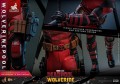figurka-hot-toys-wolverinepool-deadpool-wolverine