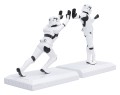 podporki-ksiazek-stormtrooper-working-hard