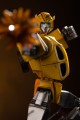 figurka-statuetka-iron-studios-transformers-bumblebee