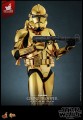Figurka Star Wars 1/6 Clone Trooper (Gold Chrome Version) Exclusive Hot Toys 30 cm