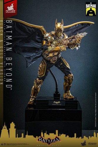 Batman:-Arkham-Knight-Videogame-Masterpiece-Action-Figurka-1/6-Batman-Beyond-(Black-&-Gold-Version)-32-cm