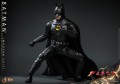 figurka-hot-toys-batman-modern-suit