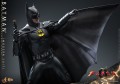 figurka-hot-toys-batman-modern-suit