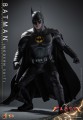figurka-hot-toys-batman-modern-suit